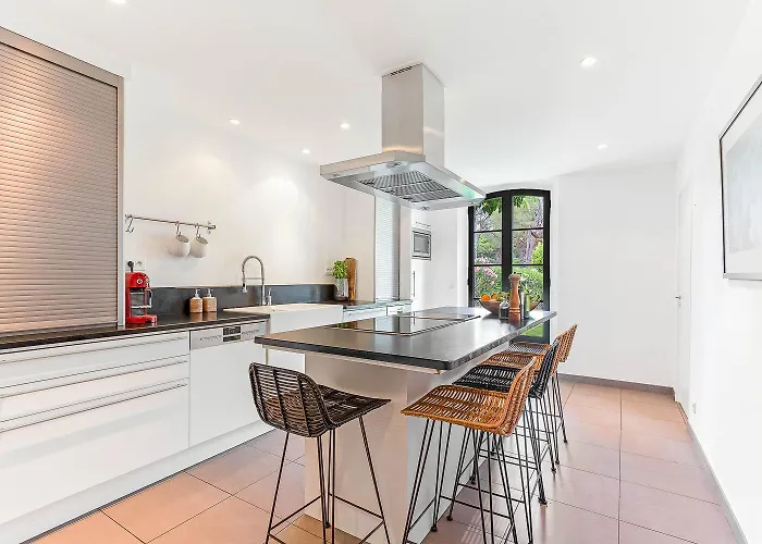 Moutte Villa *