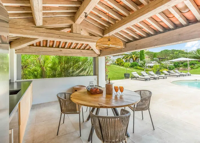 Moutte Villa *